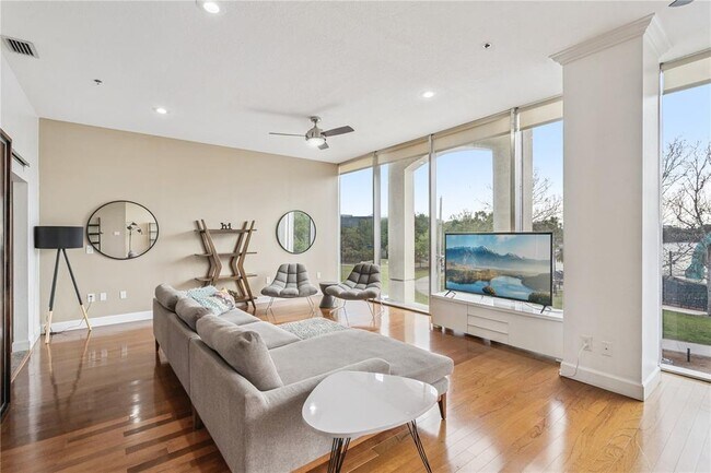 Building Photo - 151 E Washington St