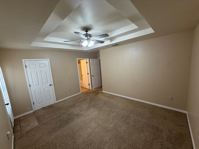 Building Photo - 732 Foster Ln