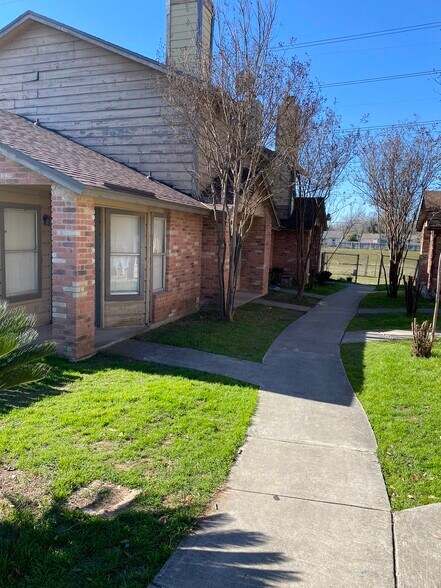 Walkway - 10619 Starcrest Dr