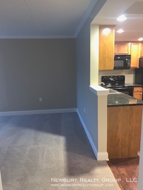 Building Photo - 530 N Main St