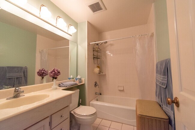 Building Photo - Spacious and Bright Townhome in Amazing Park like Community with Cupertino Schools and Large 2 Ca...