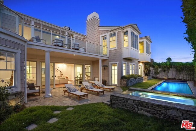 Building Photo - 7335 Birdview Ave