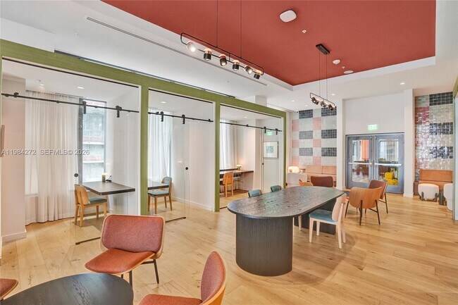 Building Photo - 11 NE 6th St