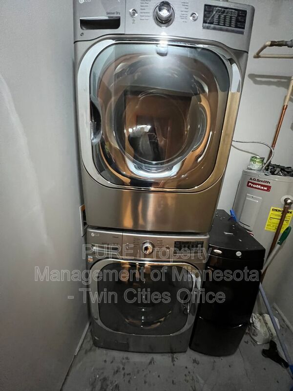 Building Photo - 521 S 7th St