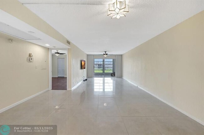 Building Photo - 1805 Eleuthera Point
