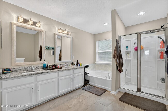 Building Photo - 2038 Creekmont Dr