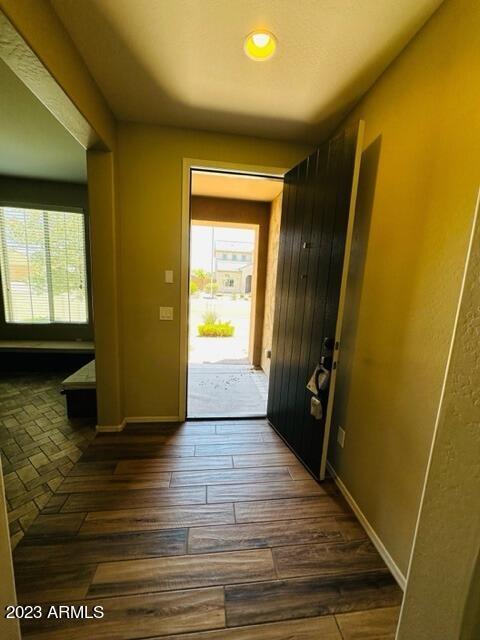 Building Photo - 9528 W Weeping Willow Rd