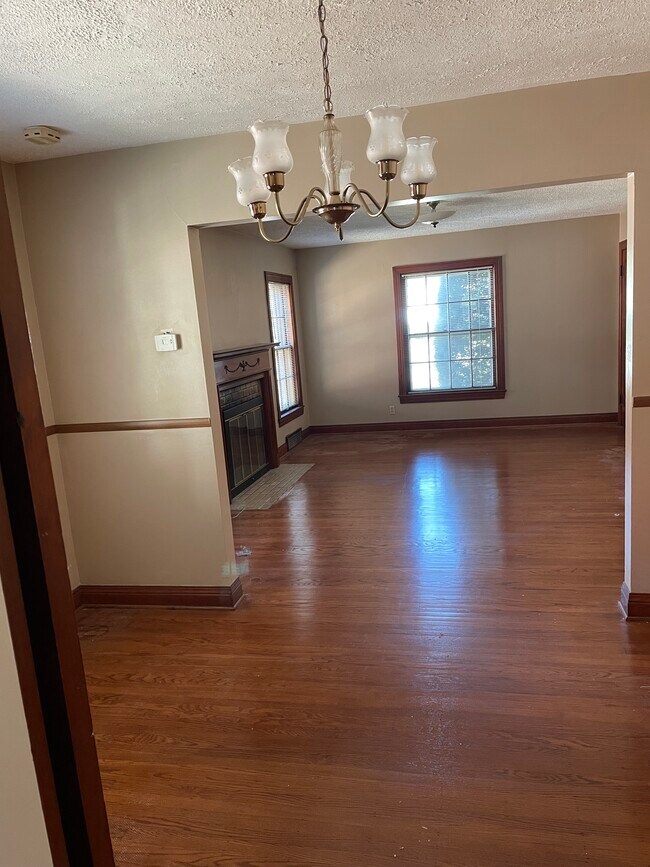 Building Photo - 210 Browns Ln