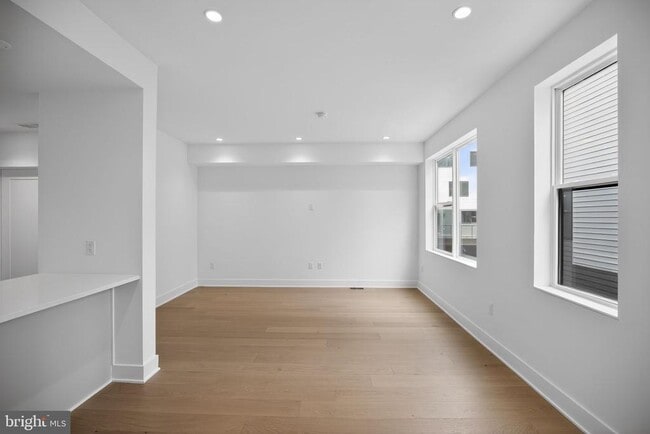 Building Photo - 635 N 7th St