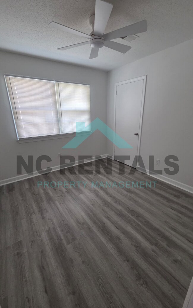 Building Photo - 2300 Carlford Rd