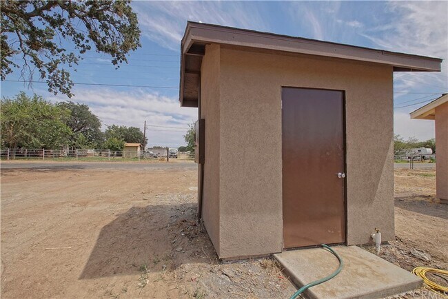 Building Photo - 8435 Buena Vista Ave