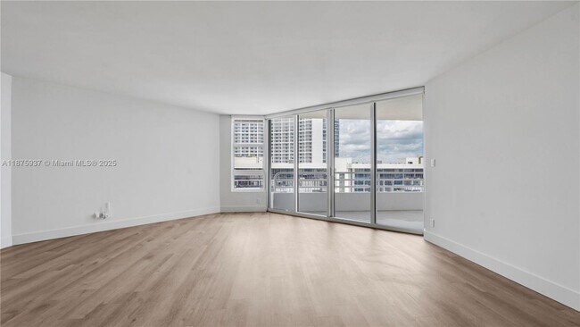 Building Photo - 555 NE 34th St
