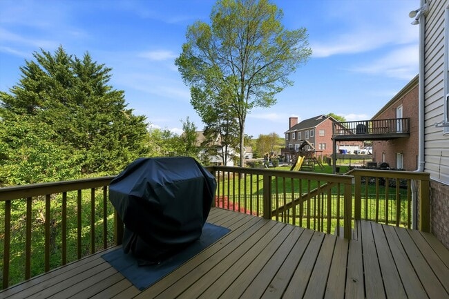 Building Photo - Stunning 4BR Home in Cascade Falls – Modern Upgrades & EV Ready!