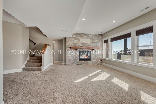 Building Photo - 1615 E Viewside Cir