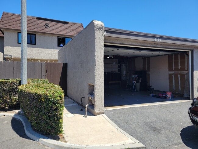Building Photo - 8165 Laguna Ct