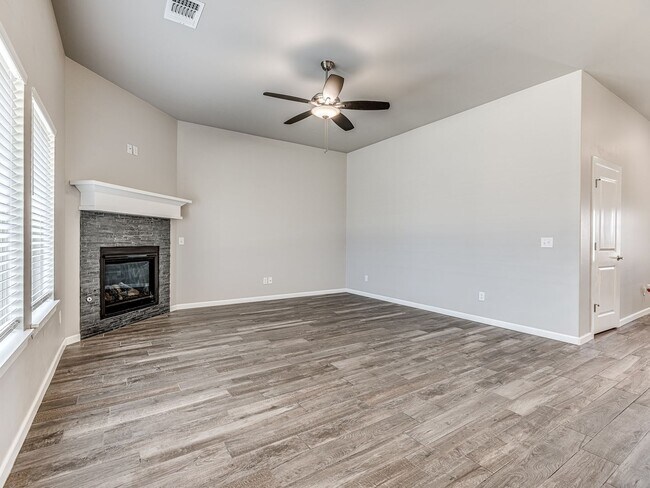 Building Photo - Newer Home in Ironstone + 3 bedrooms + 2 bathrooms + Edmond Schools