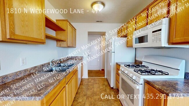 Building Photo - 1810 N Wedgewood Ln