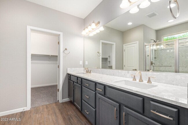 Building Photo - 29098 N Sorrento Dr