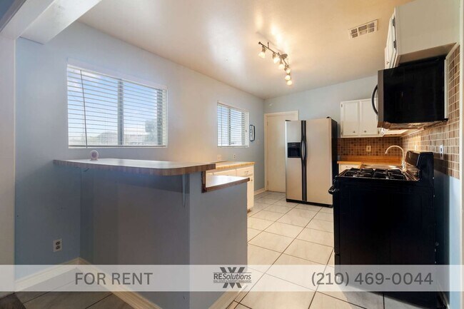 Building Photo - 800 Brooks Ave