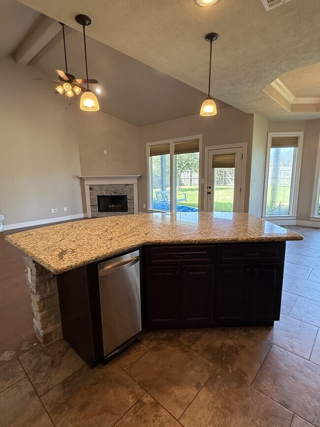 Building Photo - 6645 Jasper Cir
