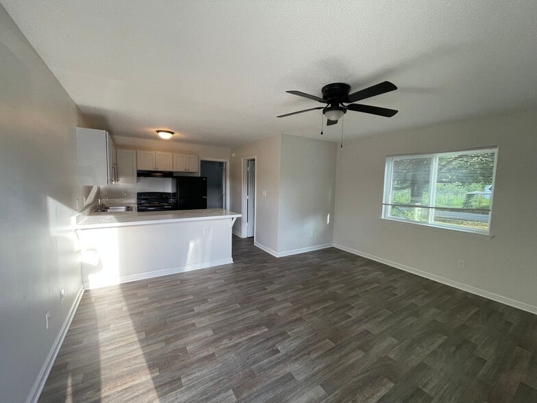 Living Room - Guilford Place Apartments.
