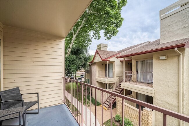 Building Photo - 2120 El Paseo St