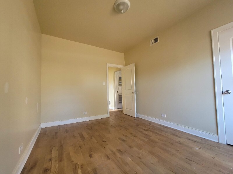 Building Photo - 1645 W 80th St