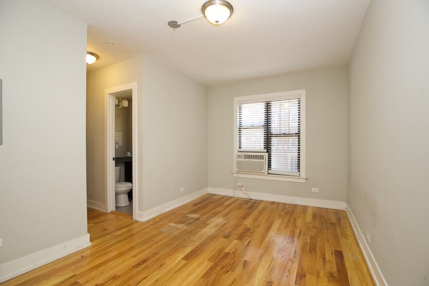 Building Photo - 2710 N Mildred Ave