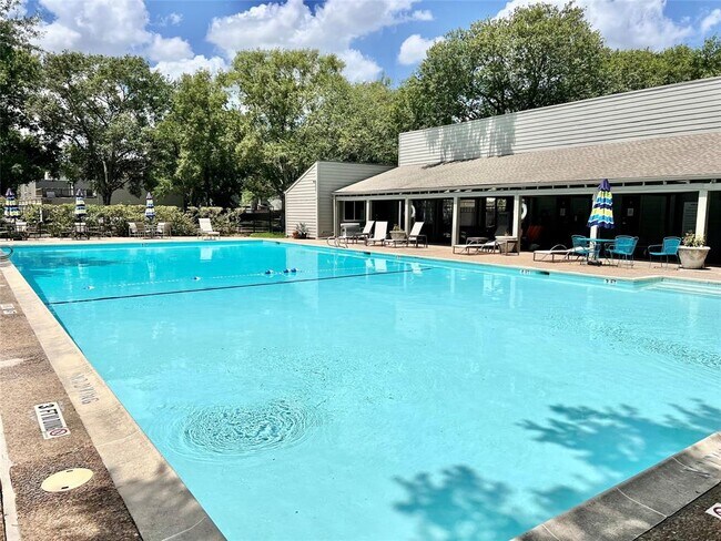 Building Photo - 1502 Prairie Grove Dr