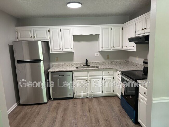 Building Photo - 121 Winthrop Way