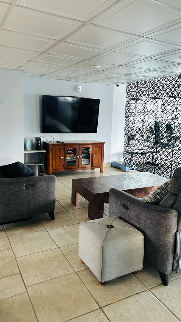 Building Photo - Stunning Waterfront One-Bedroom Apartment with Spectacular Views!