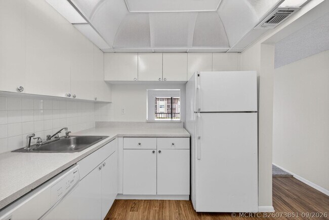 Building Photo - 7925 S Colony Cir