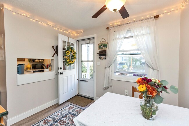 Building Photo - 147 Beech St