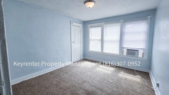 Building Photo - 3 Bed 1 Bath ready to rent!