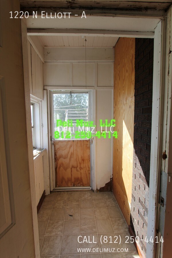 Building Photo - 1220 N Elliott St