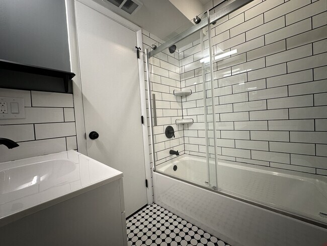 Building Photo - 316 White Horse Pike