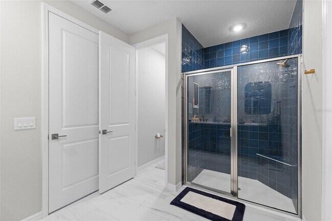 Building Photo - 2205 Broadbrook Dr