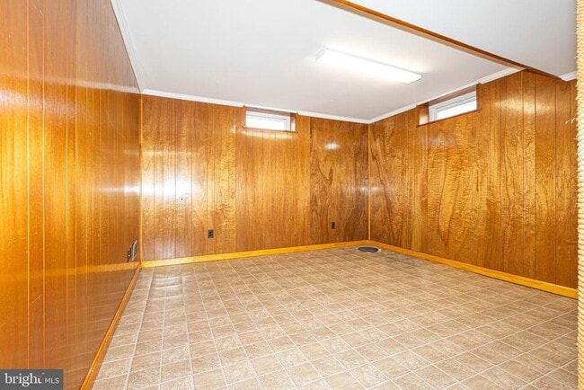 Building Photo - 6219 Groveland Rd