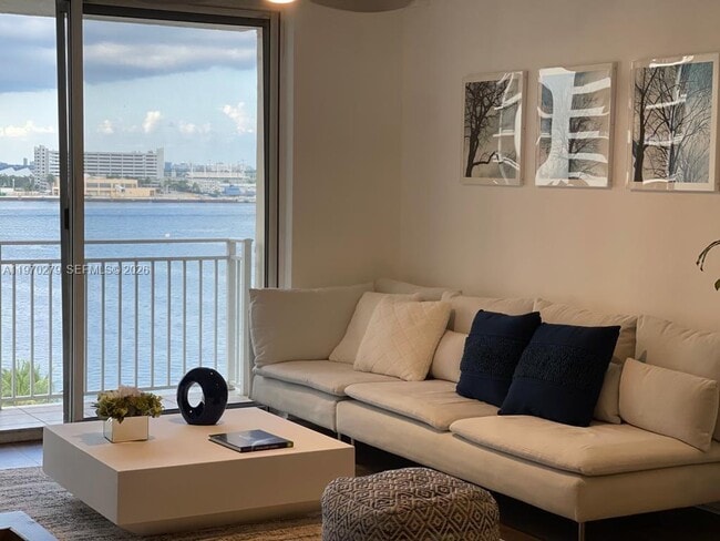 Building Photo - 770 Claughton Island Dr