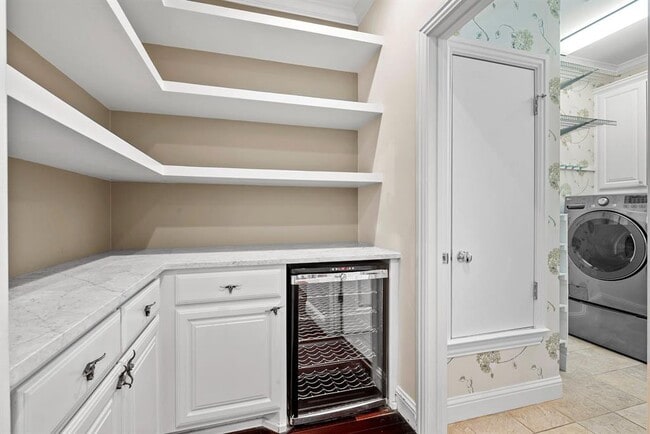 Building Photo - 4513 Avenue F