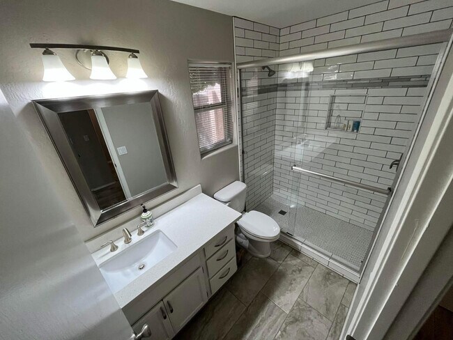 Building Photo - 11669 W Pine Mountain Ct