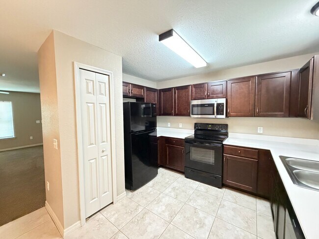 Building Photo - 2209 SW 156th Loop