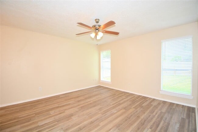 Building Photo - 2511 Barrington Pl Dr