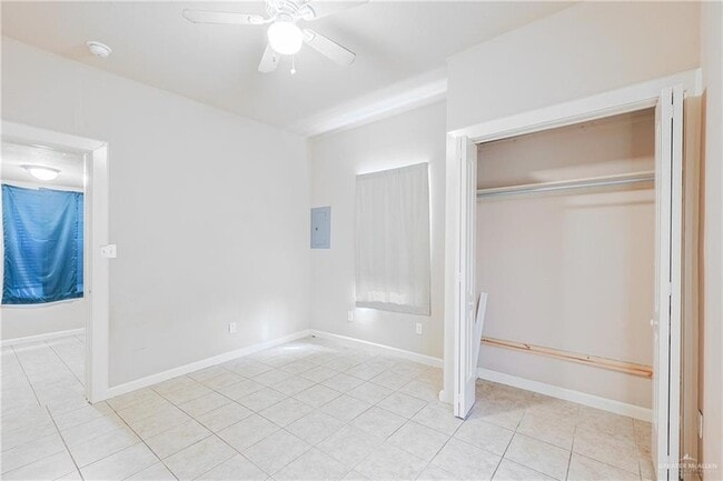 Building Photo - 742 S Texas Ave