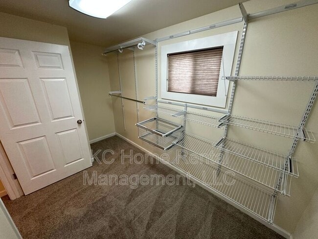 Building Photo - 1217 W 47th St