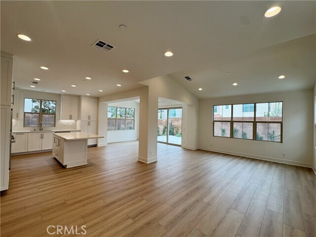 Building Photo - 173 Somera