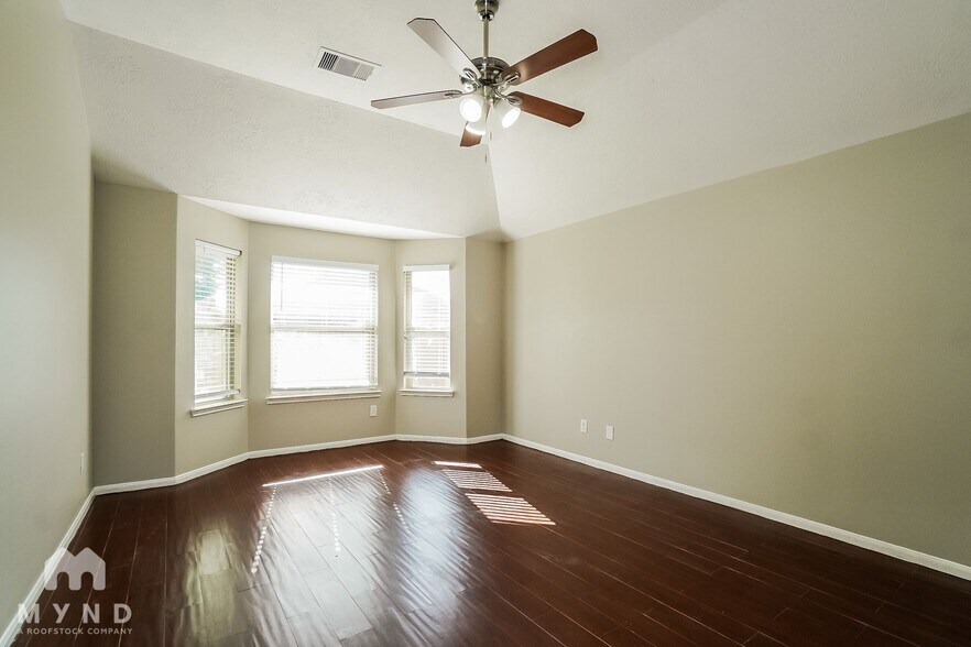 Building Photo - 22015 Cascade Hollow Ln