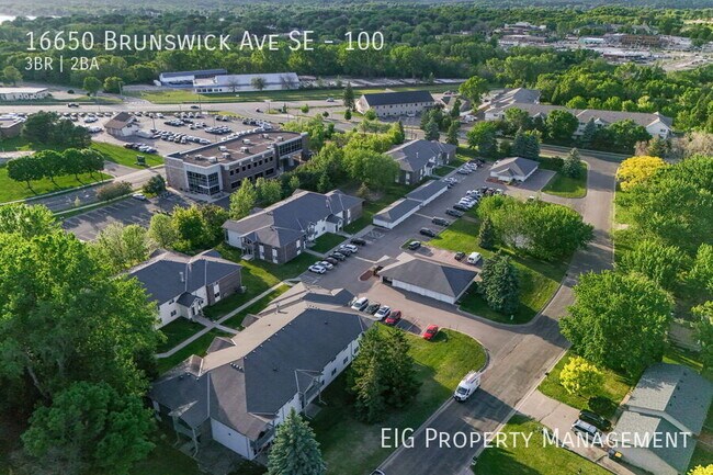 Building Photo - 16650 Brunswick Ave SE