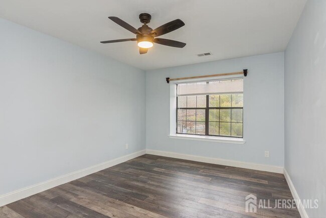 Building Photo - 208 Sunshine Ct