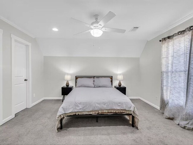 Building Photo - Fully Furnished 5-Bedroom Home Near MSU | En-Suite Baths + All Utilities Included